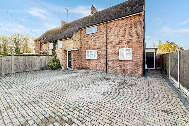 Houghton Regis, Bedfordshire LU5 3 bed semi