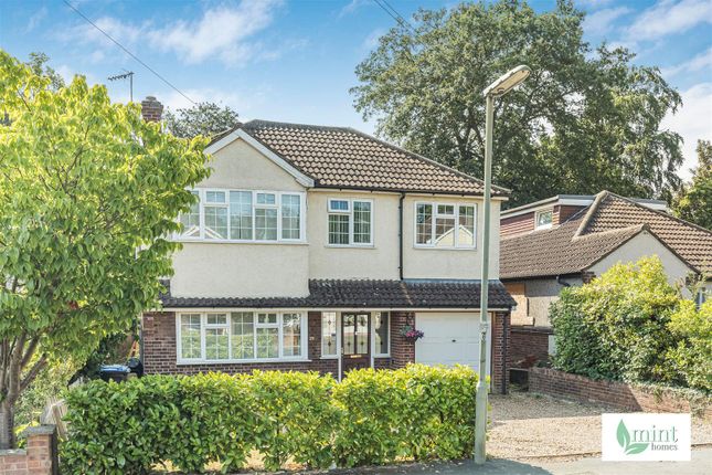 Franklands Drive, Addlestone KT15 4 bed detached house for sale
