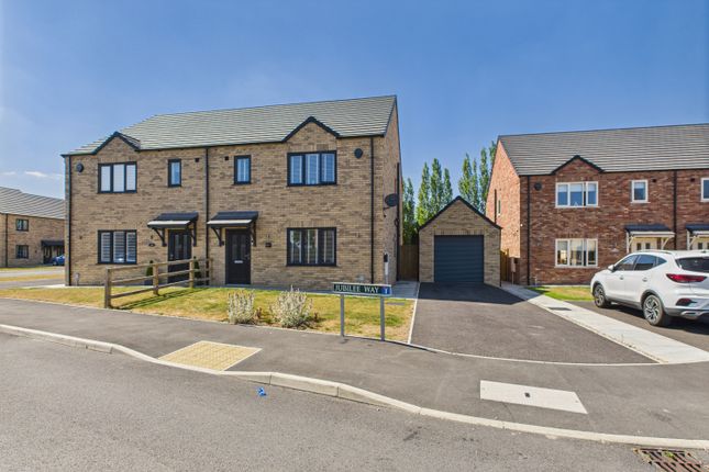 Jubilee Way, Spalding, Lincolnshire... 3 bed semi