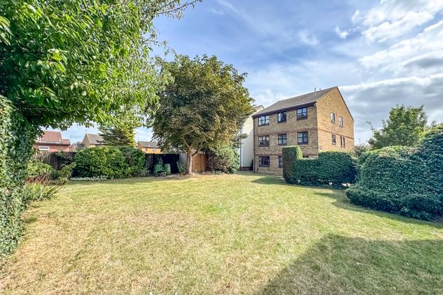 Studio flat for sale