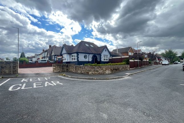 Stafford Road, Wolverhampton WV10 4 bed detached house for sale
