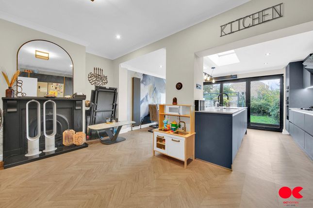 Hornchurch Road, Hornchurch RM12 3 bed semi