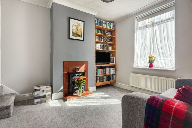 Wilbert Grove, Beverley HU17 2 bed end of terrace house for sale
