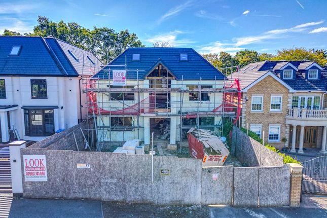 Tomswood Road, Chigwell IG7 6 bed detached house for sale