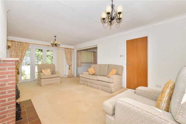 3 bedroom link detached house for sale