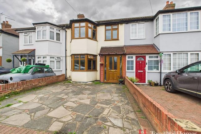 Guysfield Drive, Rainham 3 bed house for sale