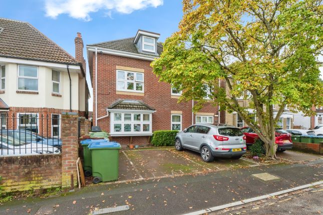 2 bedroom ground floor flat for sale