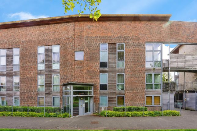 Martlesham Walk, London NW9 2 bed apartment for sale