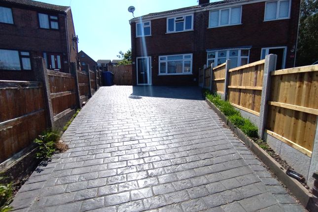 Ian Road, Newchapel, Stoke