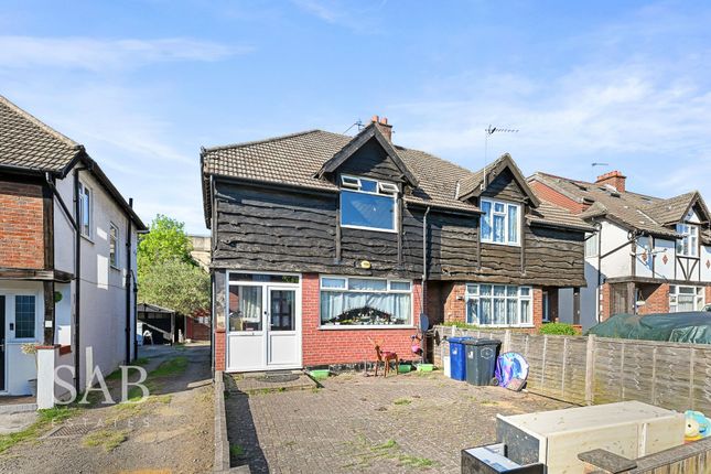 Bennetts Avenue, Greenford, UB6 3 bed semi