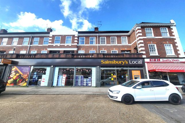 Heddon Court, Cockfosters, EN4 3 bed maisonette for sale