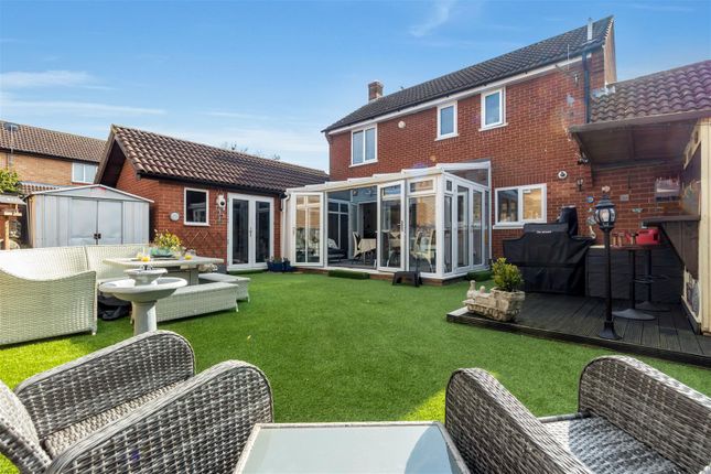 Culmstock Close, Emerson Valley... 3 bed link detached house for sale