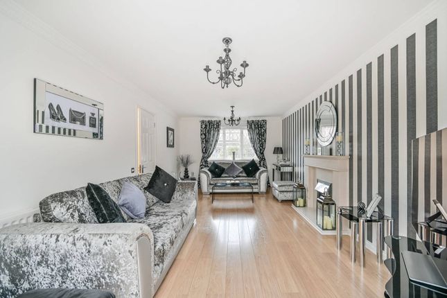 Camel Grove, Kingston, Kingston upon... 5 bed house for sale