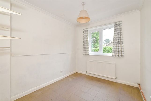 4 bed detached house