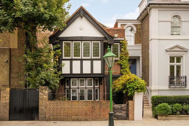 Addison Avenue, London, W11 2 bed terraced house for sale