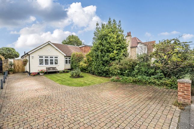 Watersplash Road, Shepperton, TW17 2 bed semi