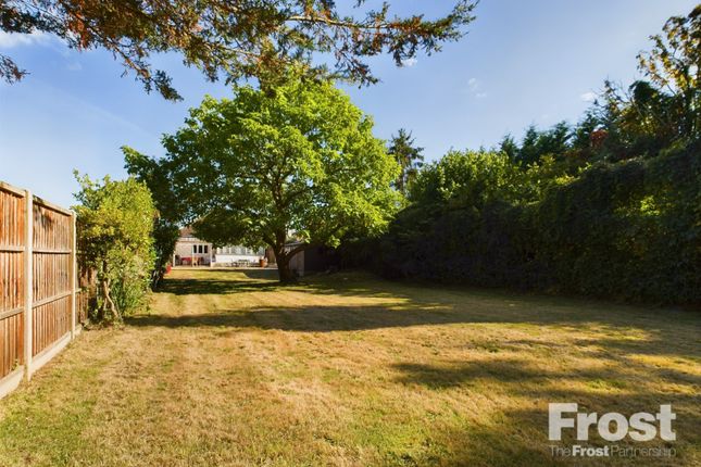 Coppermill Road, Wraysbury... 3 bed chalet for sale