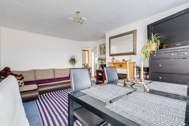 Flat, Pearson Court, Central Road... 2 bed maisonette for sale