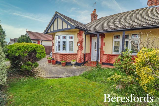 Moor Lane, Upminster, RM14 3 bed bungalow for sale