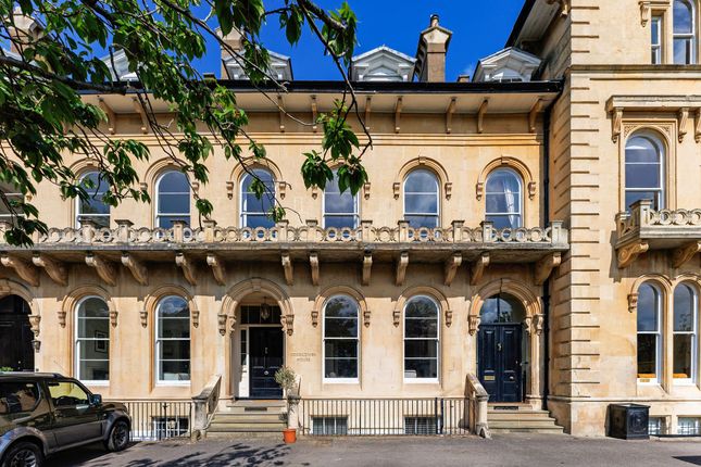 Lypiatt Terrace, Cheltenham GL50 6 bed house for sale