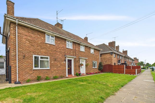 Mitchell Avenue, Bury St Edmunds IP32 3 bed semi