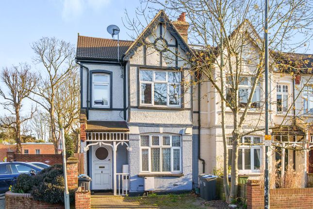 3 bedroom flat for sale