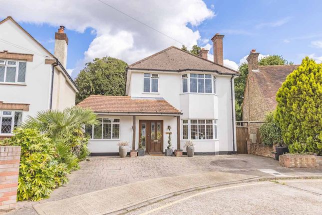The Hermitage, Uxbridge UB8 4 bed detached house for sale