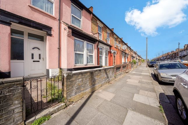 Kingsway, Ponders End 2 bed house for sale