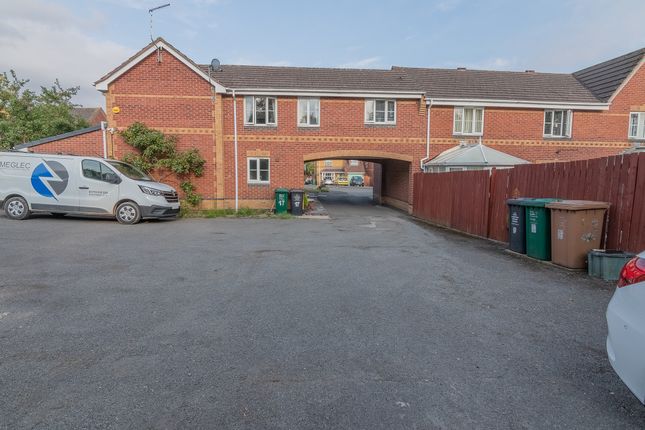 Middle Close, Swadlincote DE11 1 bed flat for sale