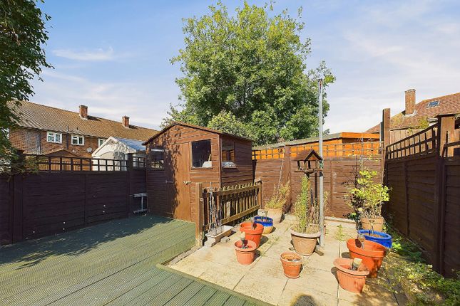 Rainham Close, London SE9 3 bed terraced house for sale