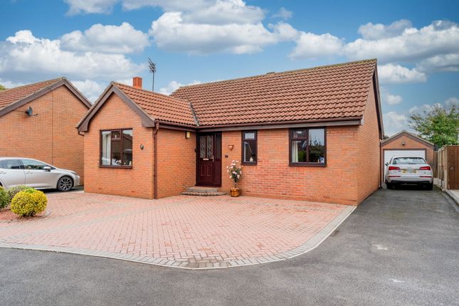 Manor Farm Close, Selby YO8 3 bed detached bungalow for sale