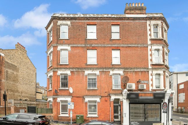 3 bedroom flat for sale