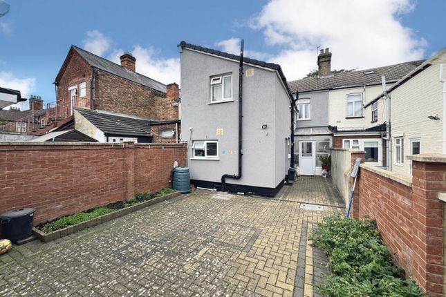 Ampthill Road, Bedford MK42 4 bed end of terrace house for sale