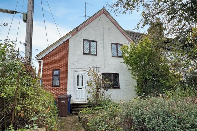 Chiddingfold 3 bed detached house for sale