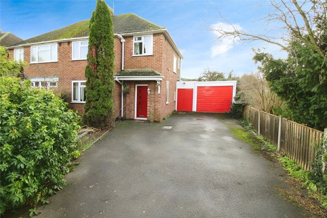 Harpenden Close, Bedfordshire MK41 3 bed semi