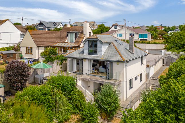 4 bed detached house