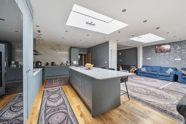 Donnington Road, London, NW10 4 bed semi