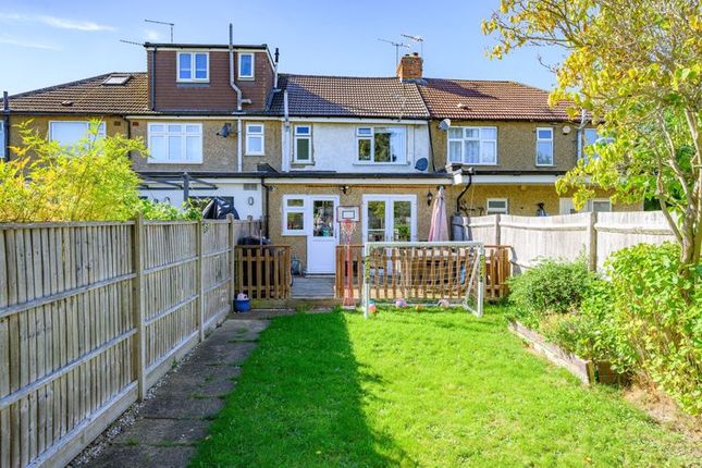 Broad Acres, Hatfield 3 bed terraced house for sale
