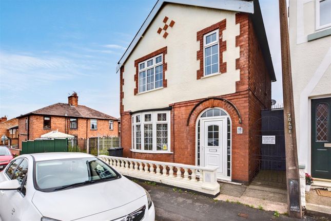 Victoria Road, Sandiacre, Nottingham 3 bed detached house for sale