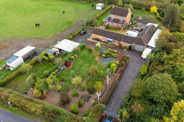 5 bed detached house