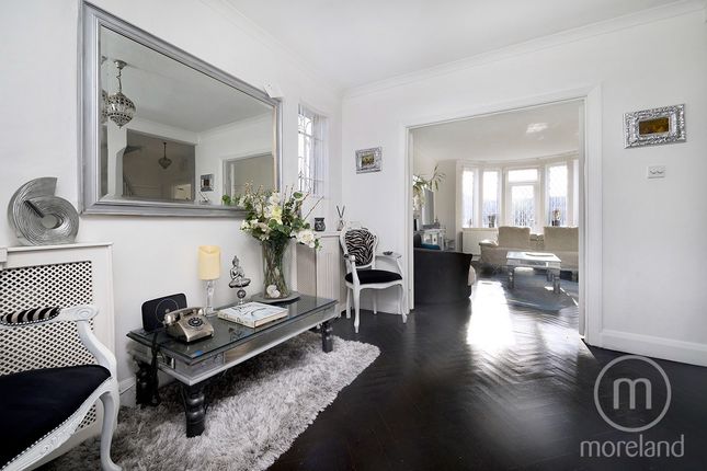 Greenbank Crescent, London NW4 4 bed detached house for sale
