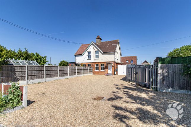 London Road, Bowers Gifford SS13 2 bed semi