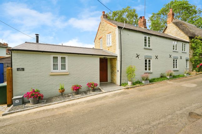 2 bedroom semi-detached house for sale
