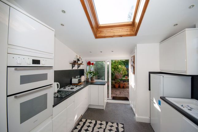 2 bedroom semi-detached house for sale