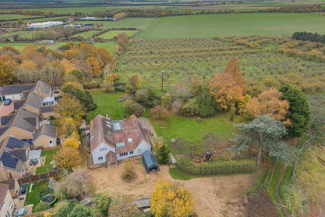 6 bed detached house