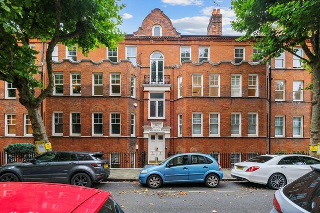 Beaumont Crescent, London W14 3 bed flat for sale