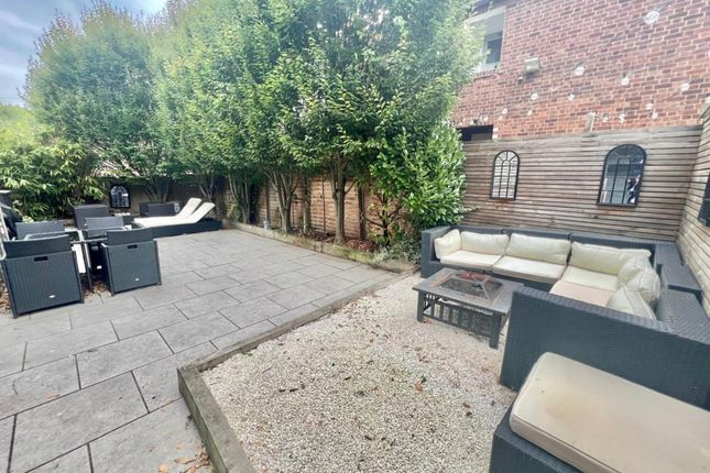 Crescent Road, Brentwood CM14 2 bed maisonette for sale