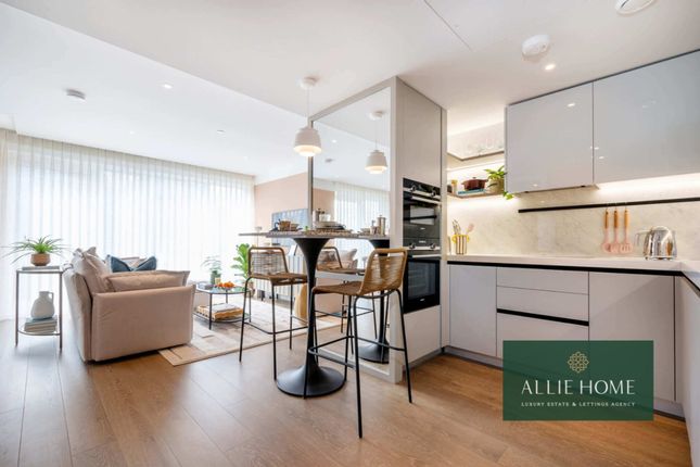 54 Wood Lane, London W12 1 bed flat for sale