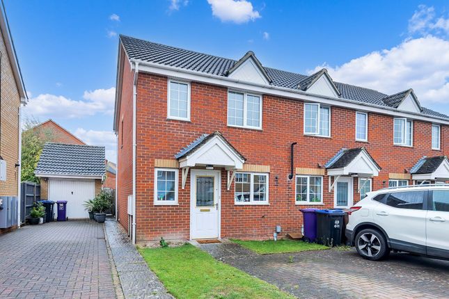 Redwing Rise, Royston SG8 2 bed end of terrace house for sale