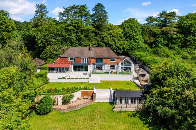 Chestnut Avenue, Westerham, Surrey, TN16 5 bed detached house for sale